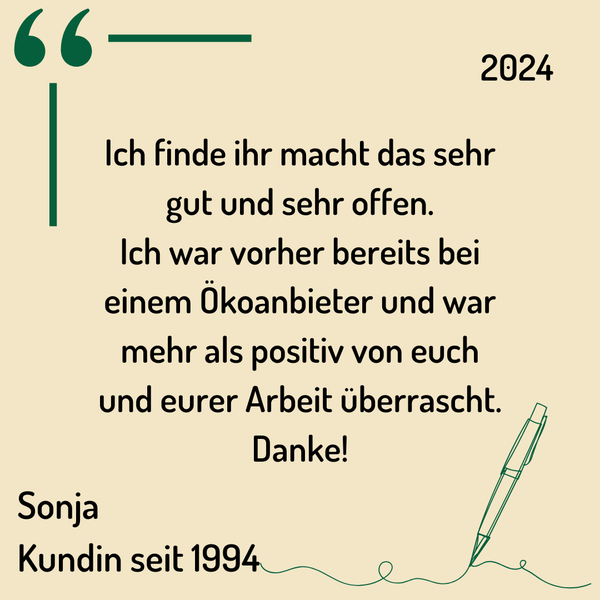 KI generiert: Das Bild zeigt ein positives Kundenfeedback von Sonja, die seit 1994 Kunde ist und die Arbeit des Anbieters lobt. Es enthält ein Zitat mit lobenden Worten und ein grafisches Element, das einen Stift darstellt.